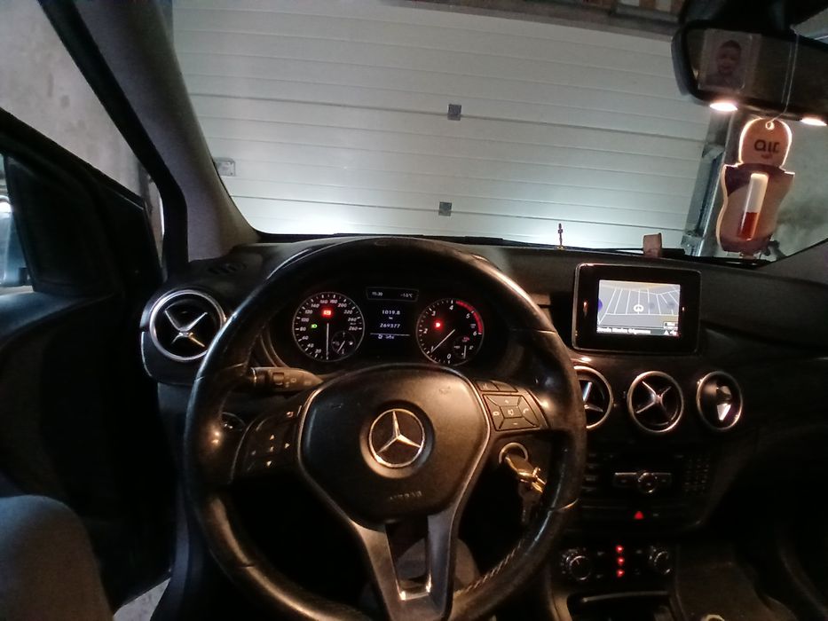 Mercedez-Benz B180 Effcient Dynamic
