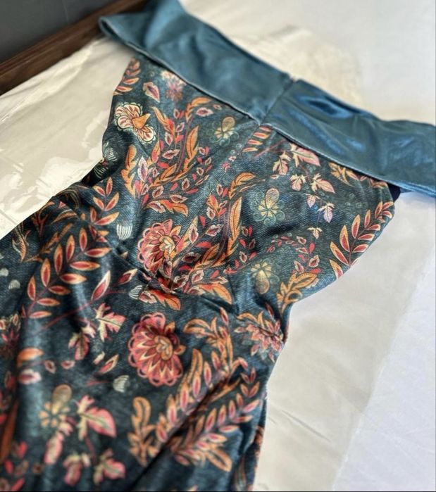 Женское вечернее платье