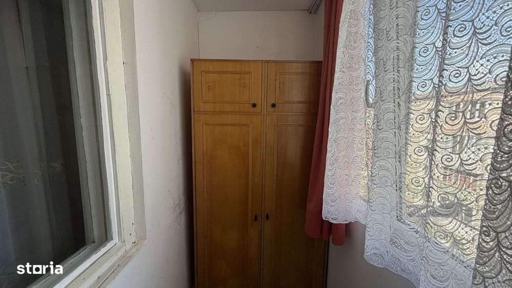 Apartament  de 3 camere, zona Orizont,potential excelent