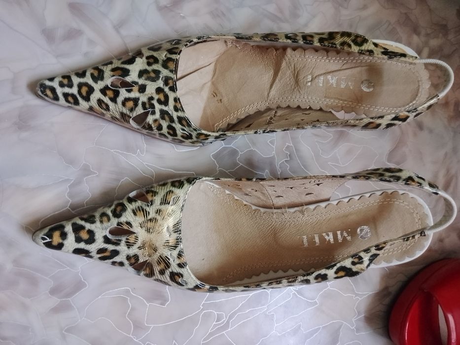 Пролам женскую обувь 33, 34, 35 размера