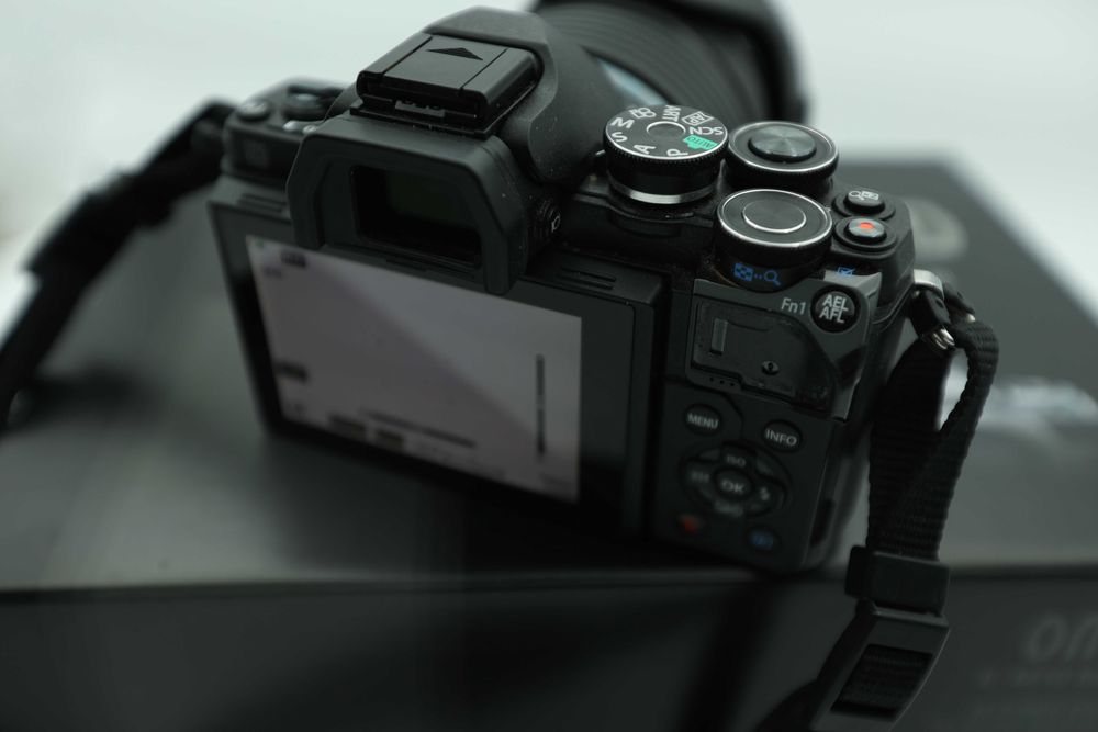 Olympus OM-D E-M10 Mark III с Olympus M.Zuiko ED 12-40mm f/2.8 PRO