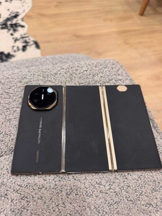 Huawei Mate XT Ultimate Design — 1 ТБ