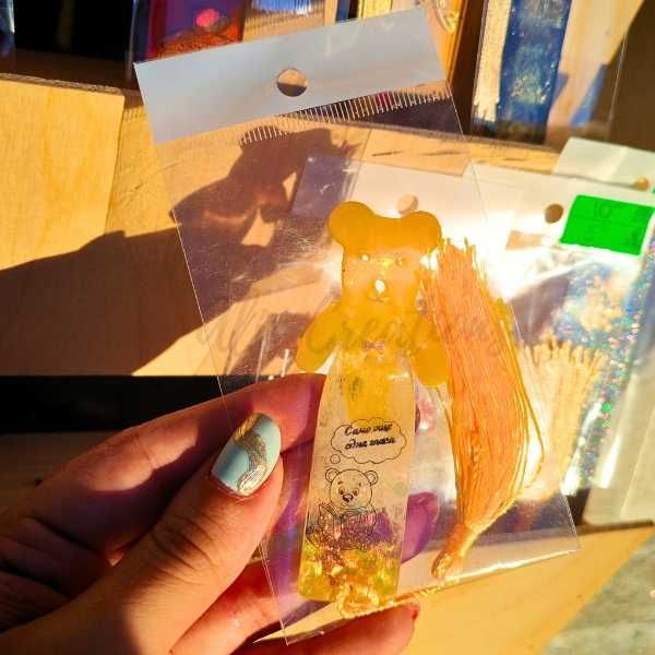 Книгоразделител от епоксидна смола – ръчно изработен, уникален подарък