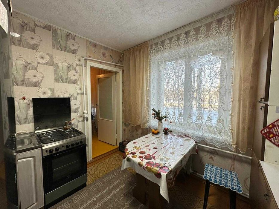 Продам 2-х комнатную квартиру в 8 микрорайоне