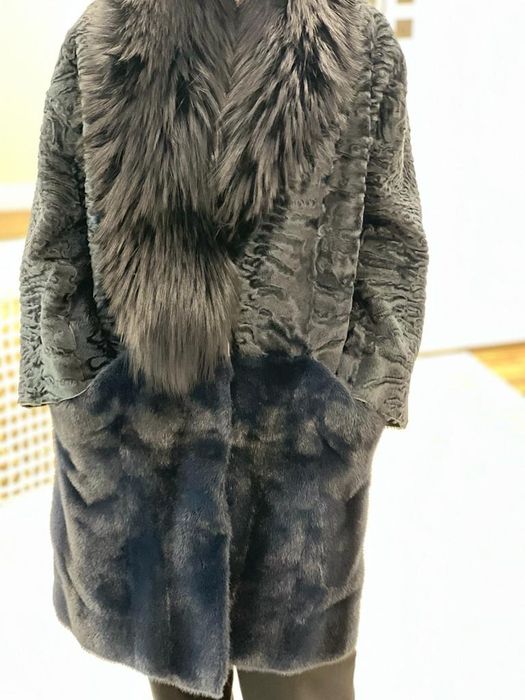 Продам шубу Yves Salomon