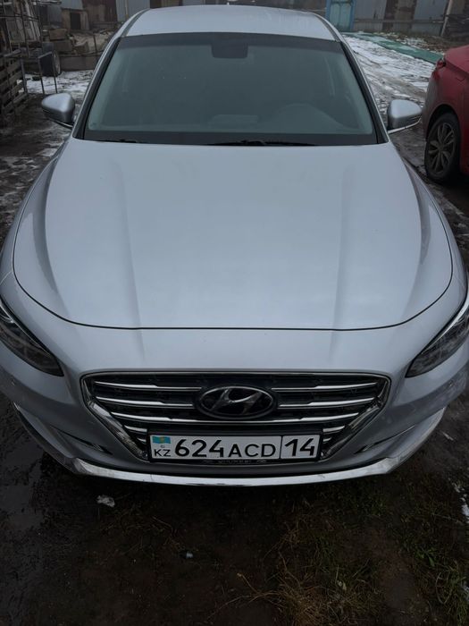 Продам машину грандеур