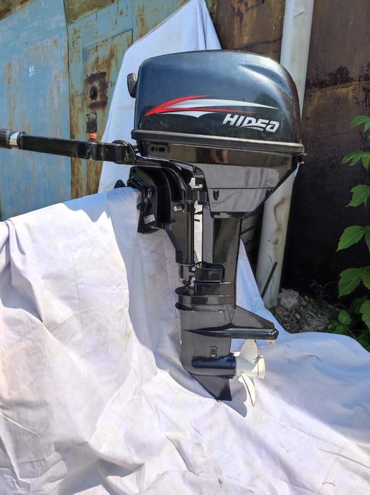 Продам мотор на лодку.