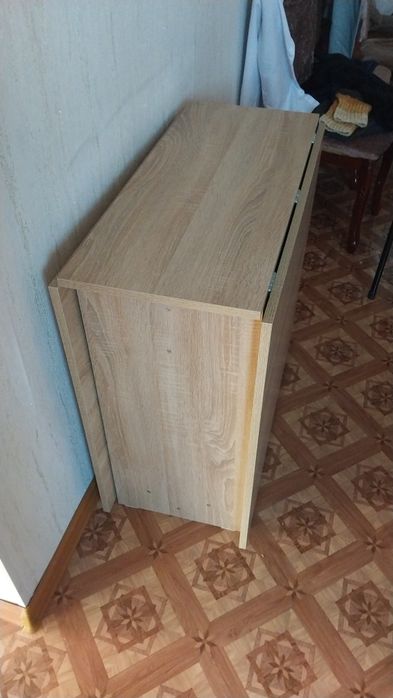 Продается стол книжка