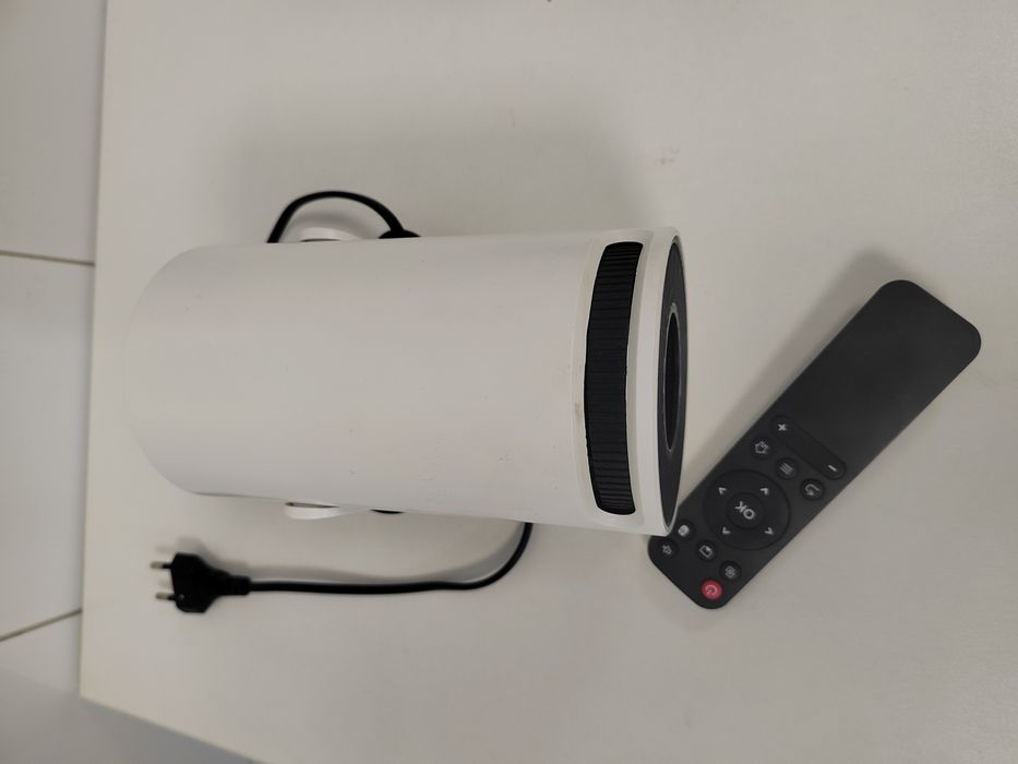 Портативный Проэктор