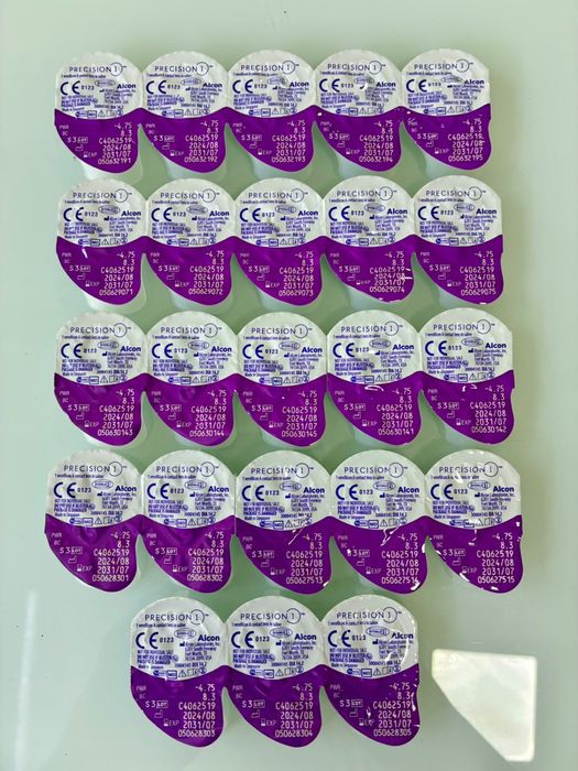 Продам контактные линзы