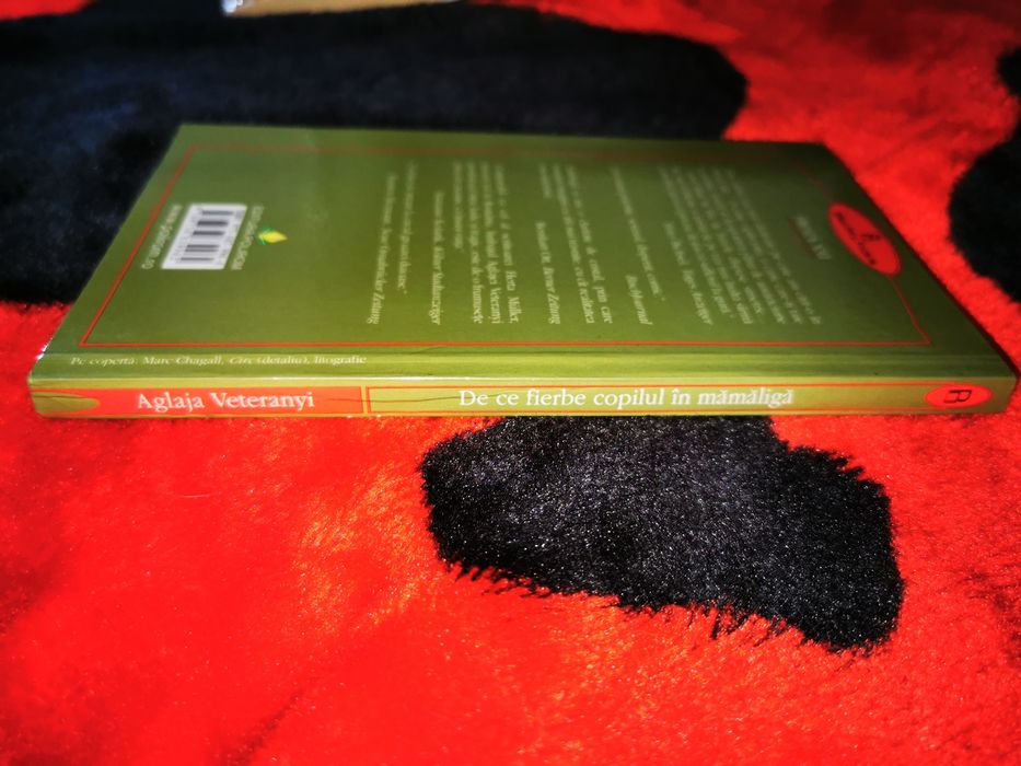 set două exemplare Aglaya Veteranyi De ce fierbe copilul în mămăligă