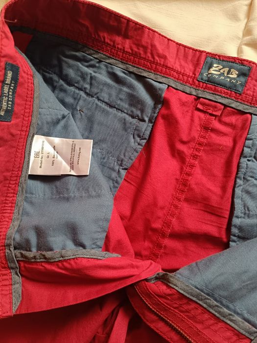 Къси панталони червени