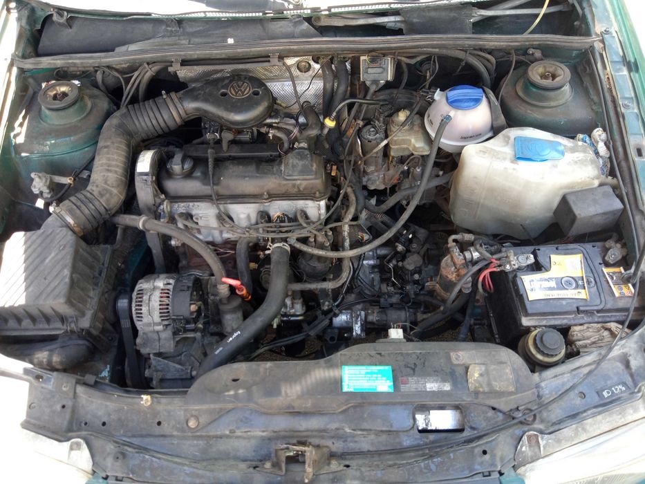 Фолксваген Пасат Б4 комби 1.8 90 к.с.