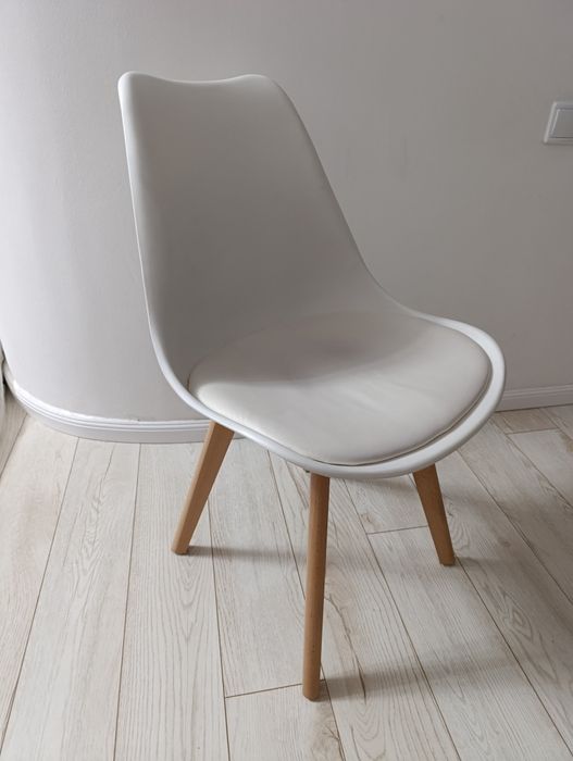 Стулья кухонные.