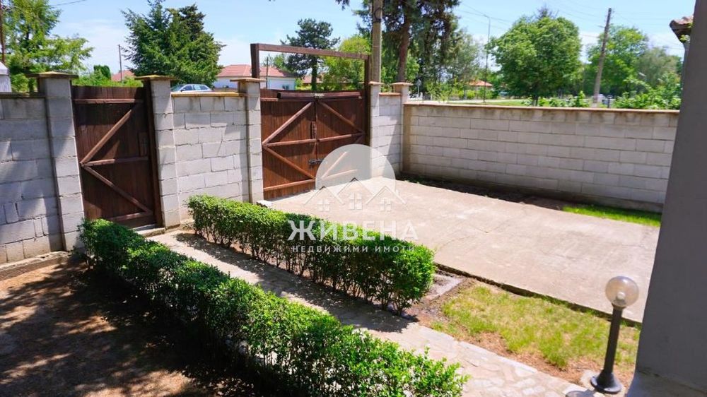 Продава къща с басейн, с.Соколово, обл. Добрич