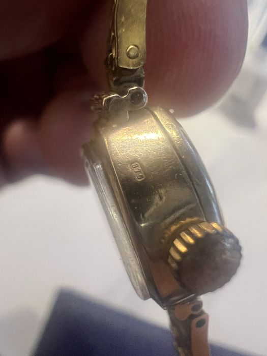 Дамски часовник Rotary *златен*корпос 21-бижута-механичен