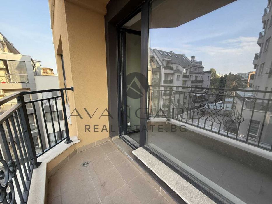 Продава се Тристаен апартамент в Пловдив, Кършияка - 101 кв.м за 1981 €/кв.м - Снимка #10