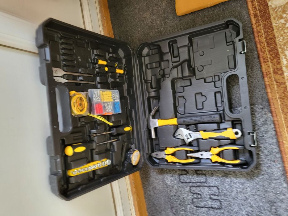 Model tip Vietnam  si bratari ceas.