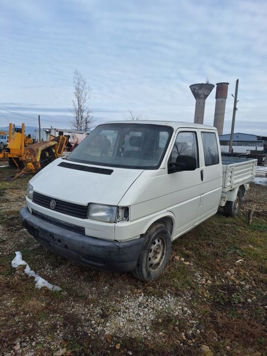 Vând Vw Transporter 4 de 2.5 TDI înmatriculat