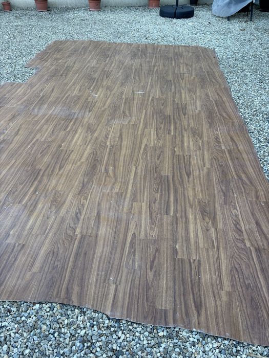 Linoleum maro stil parchet