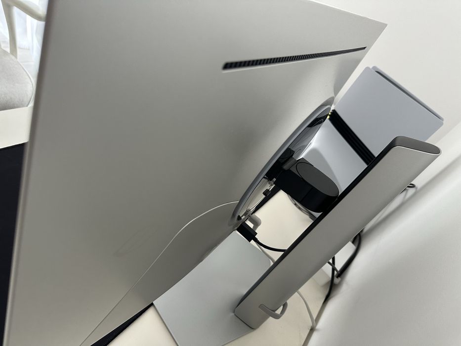 Monitor oled Samsung G80SD 240HZ