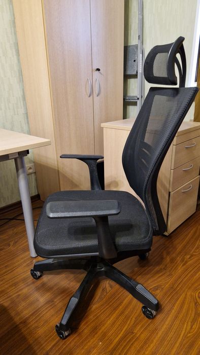 Офисная мебель комплект солидный