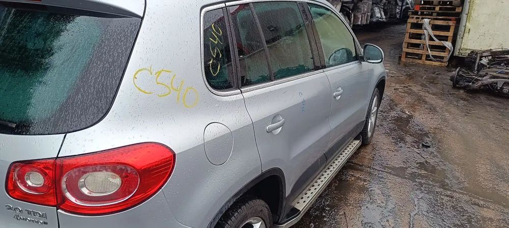 Dezmembrari / Dezmembrez VW Tiguan (5N)  2.0 TDI CFFB cutie viteze automata cod culoare LA7W