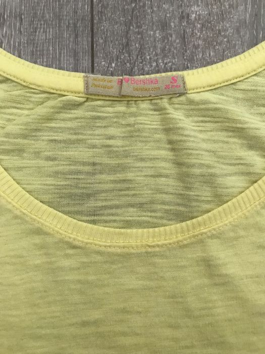 Tricou scurt cu nod Bershka nr.S