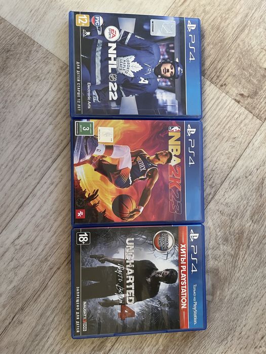 Продам PlayStation 4