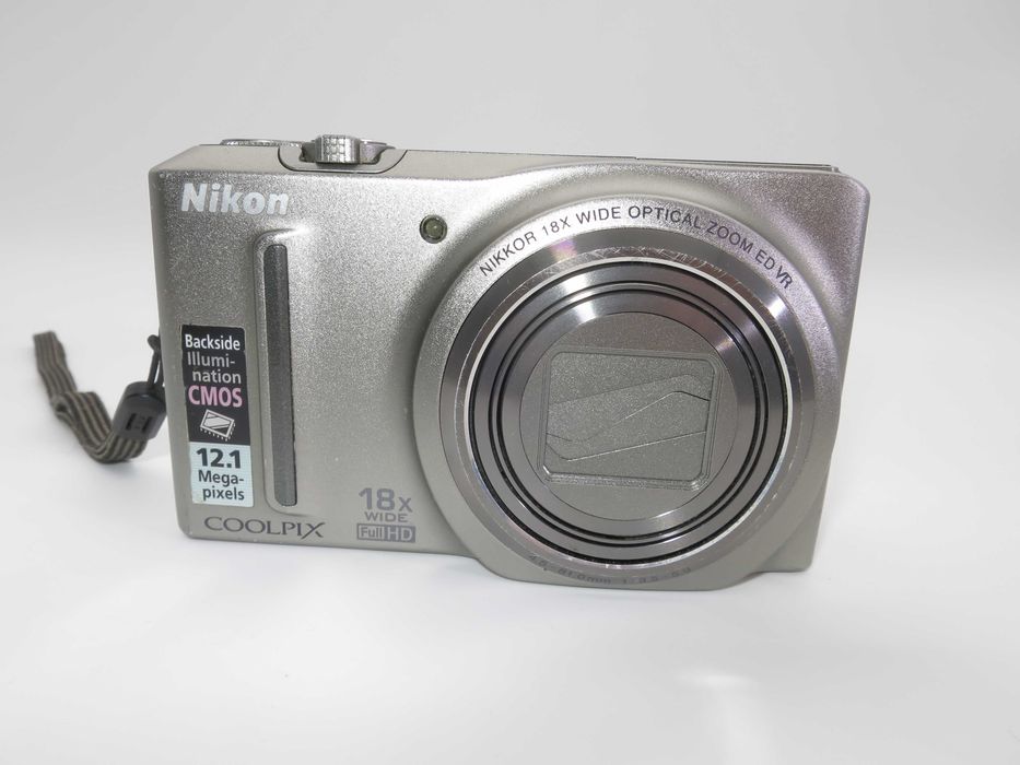Nikon Coolpix S9100 компактен фотоапарат, дигитална камера с 18х оптичен зум, Full-HD видео, в отлично състояние, пълен комплект, работи перфектно