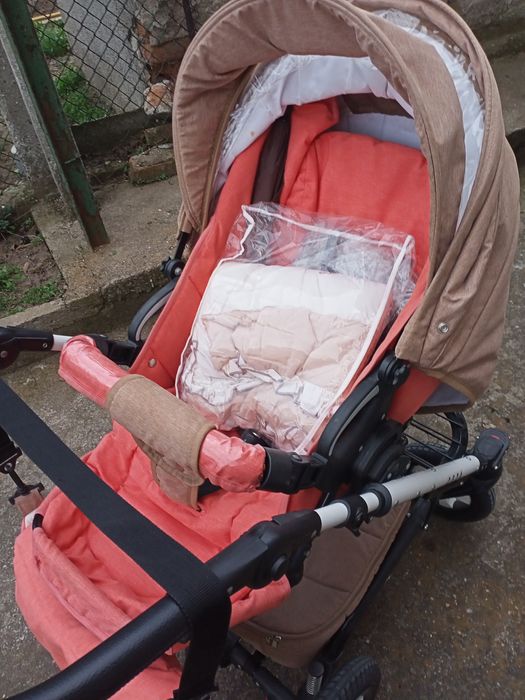 Трансформираща се бебешка количка