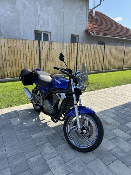 Motocicleta Kawasaki Er5 500 cm3