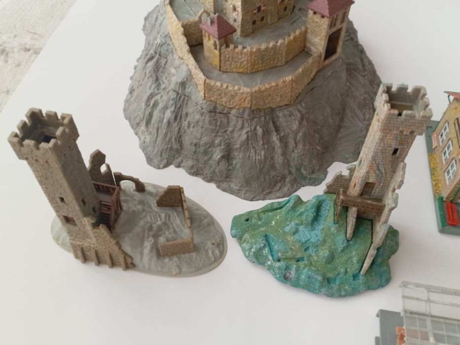 Vând case, castel, moară scară H0pentru dioramă