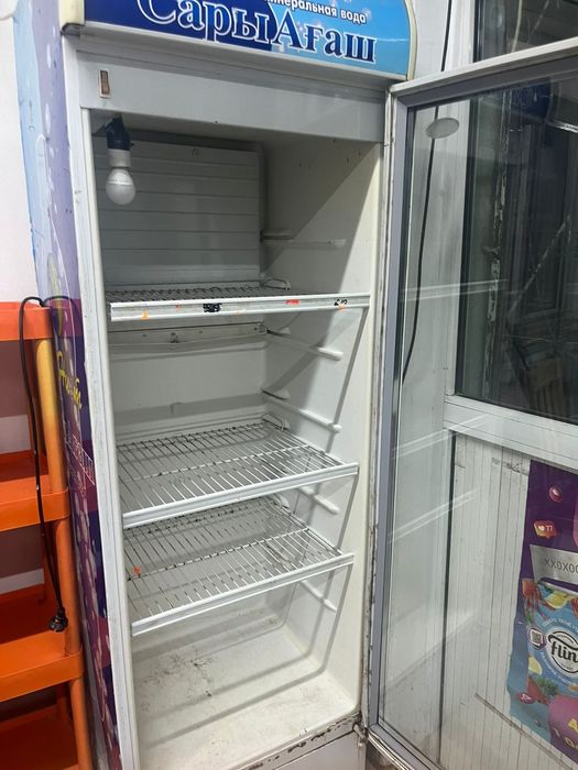Холодильник витринный