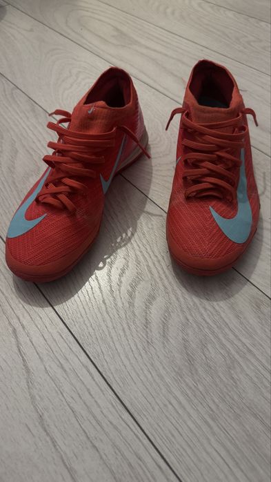 Adidasi fotbal Nike 40