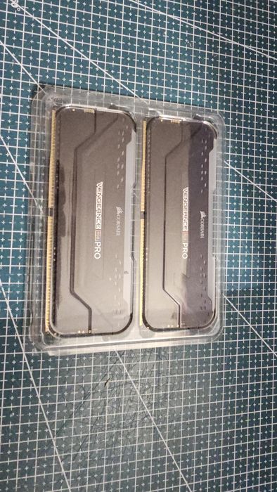 Rami corsair vangeance 16gb 2666