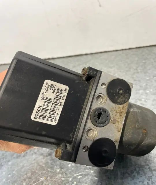 Pompa ABS 0 265 950 055 Volkswagen VW Passat 2002 1.9 TDI 6MT (131 hp)