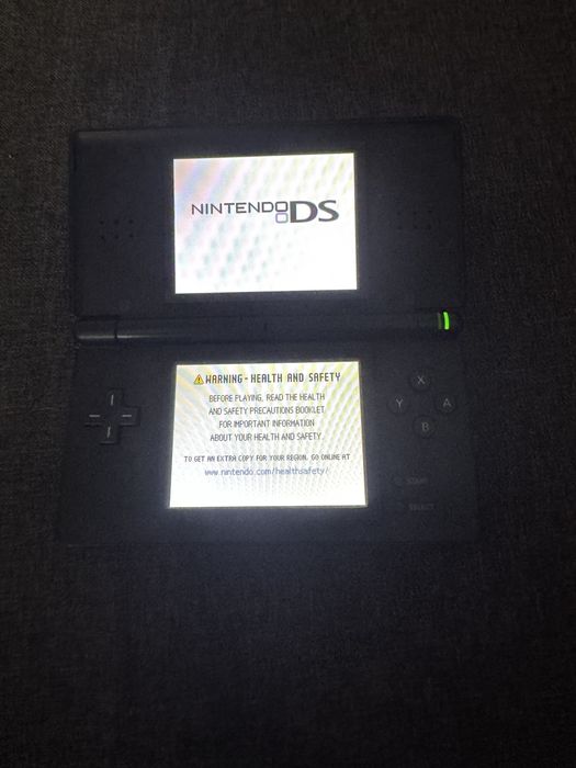 Nintendo DS Lite+joc Pokemon Heartgold(nu are salvare noua)