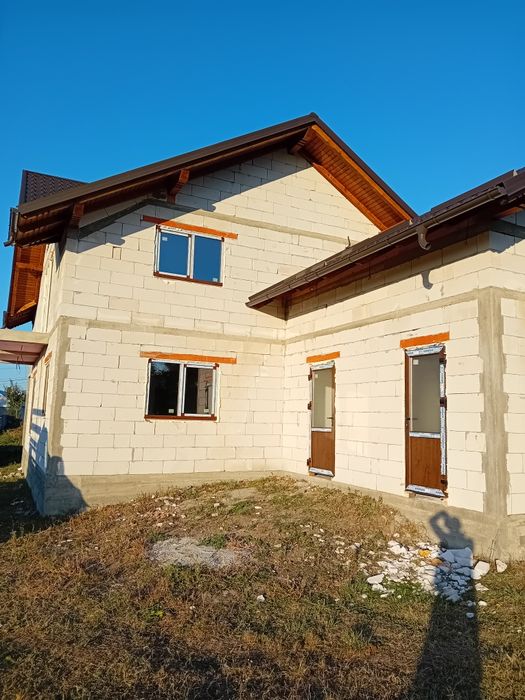 Tâmplărie PVC și plase de insecte .Rulouri exterioare Uși de garaj