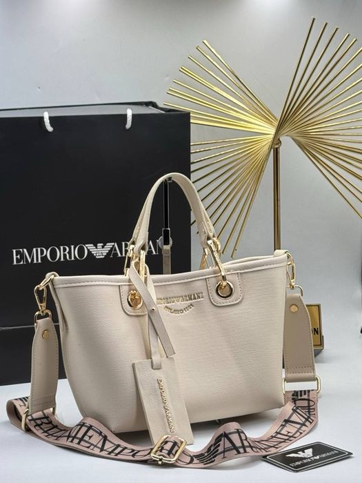 Geanta Armani Noua !!! Dimensiuni 33/18 !!!