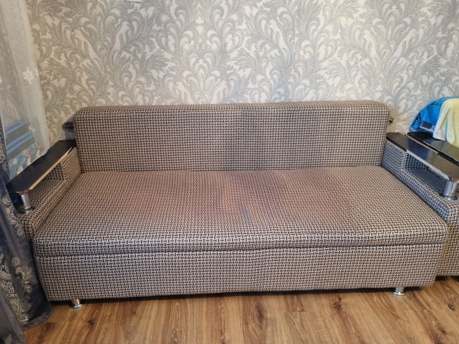 Два Диван продам