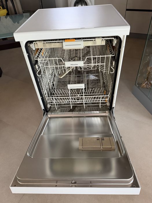 съдомиялна Miele Jubilee SC