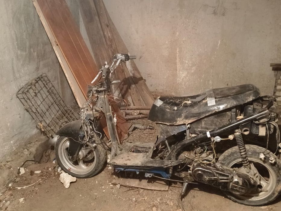 Мопед на разбор ,