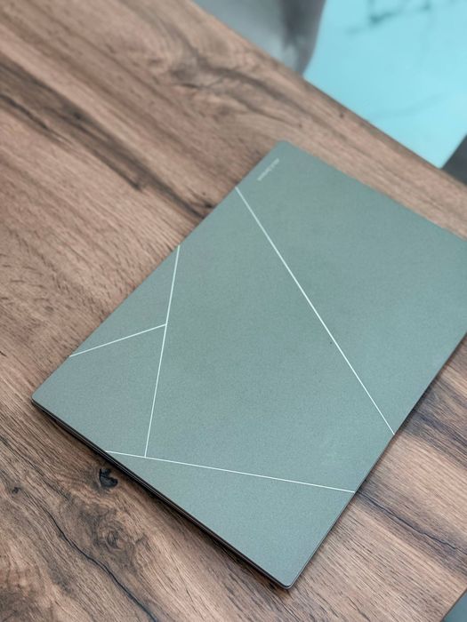 Asus zenbook 14. 5 x oled i9