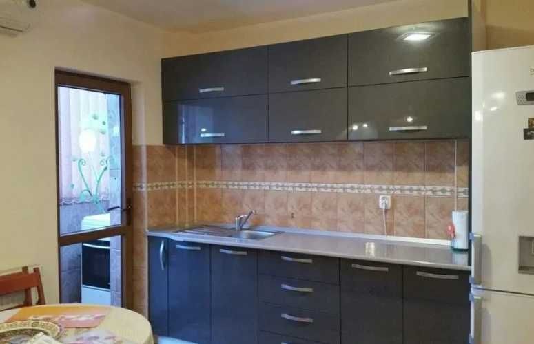 Дава се под наем Тристаен апартамент в Пловдив, Съдийски - 89 кв.м за 397.8 € - Снимка #1