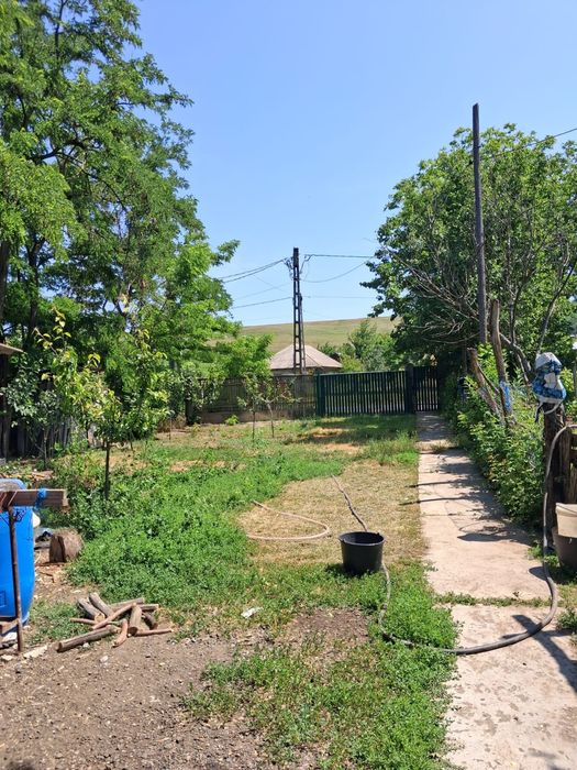 Gospodarie formata din 2 case cu pamant