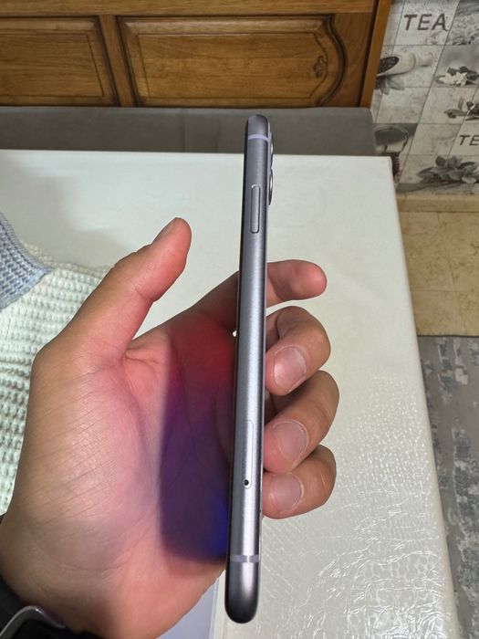 Продам IPhone 11