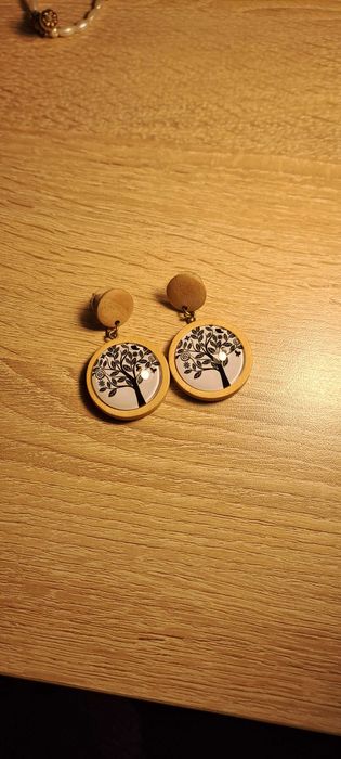 Лот: 7 чифта обеци, 2 висулки, 2 гривни и 1 колие