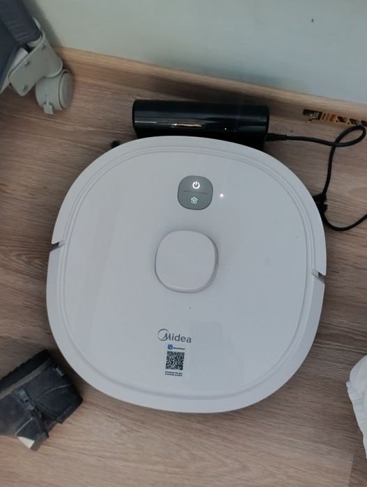 Робот пылесос midea m6