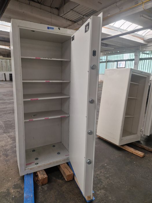 Dulapuri din metal variante